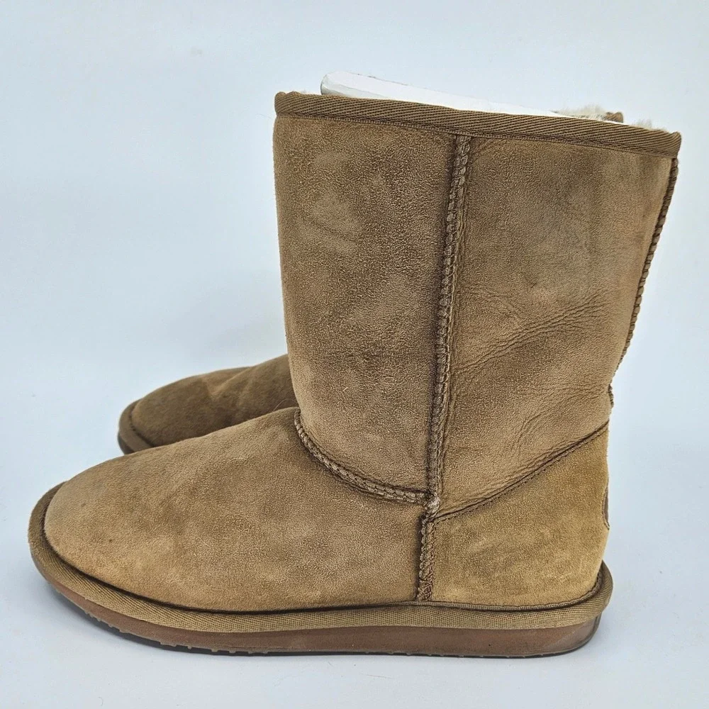 NWTs EMU Australia‎ Stinger Lo Sheepskin Boots Tan Suede Cozy Winter Warm Size 7